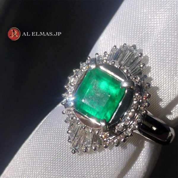 Luxury PT900 platinum emerald ring with 1.400ct natural emerald and 0.61ct diamonds.